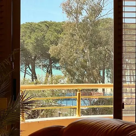 Doris Sea View Apartmán *